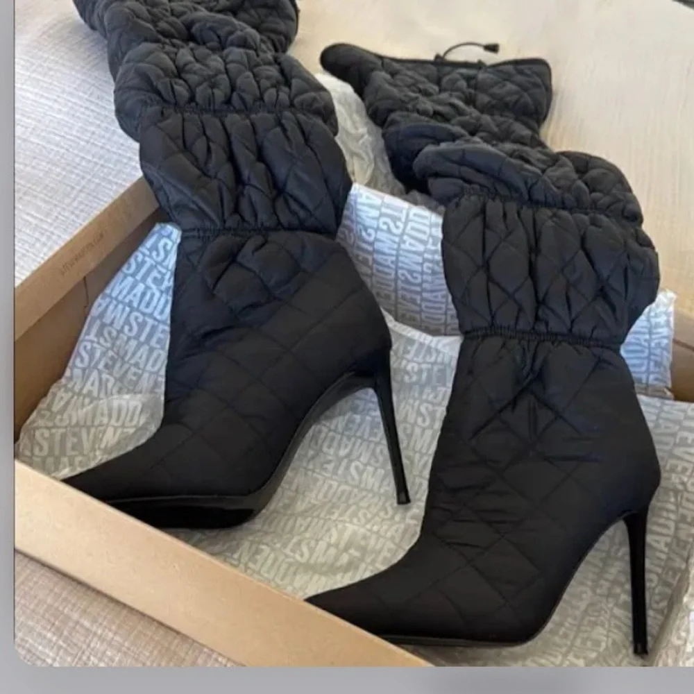 NWB Steve Madden Women’s Quilted Silhouette Over the Knee Boots Size 7.5